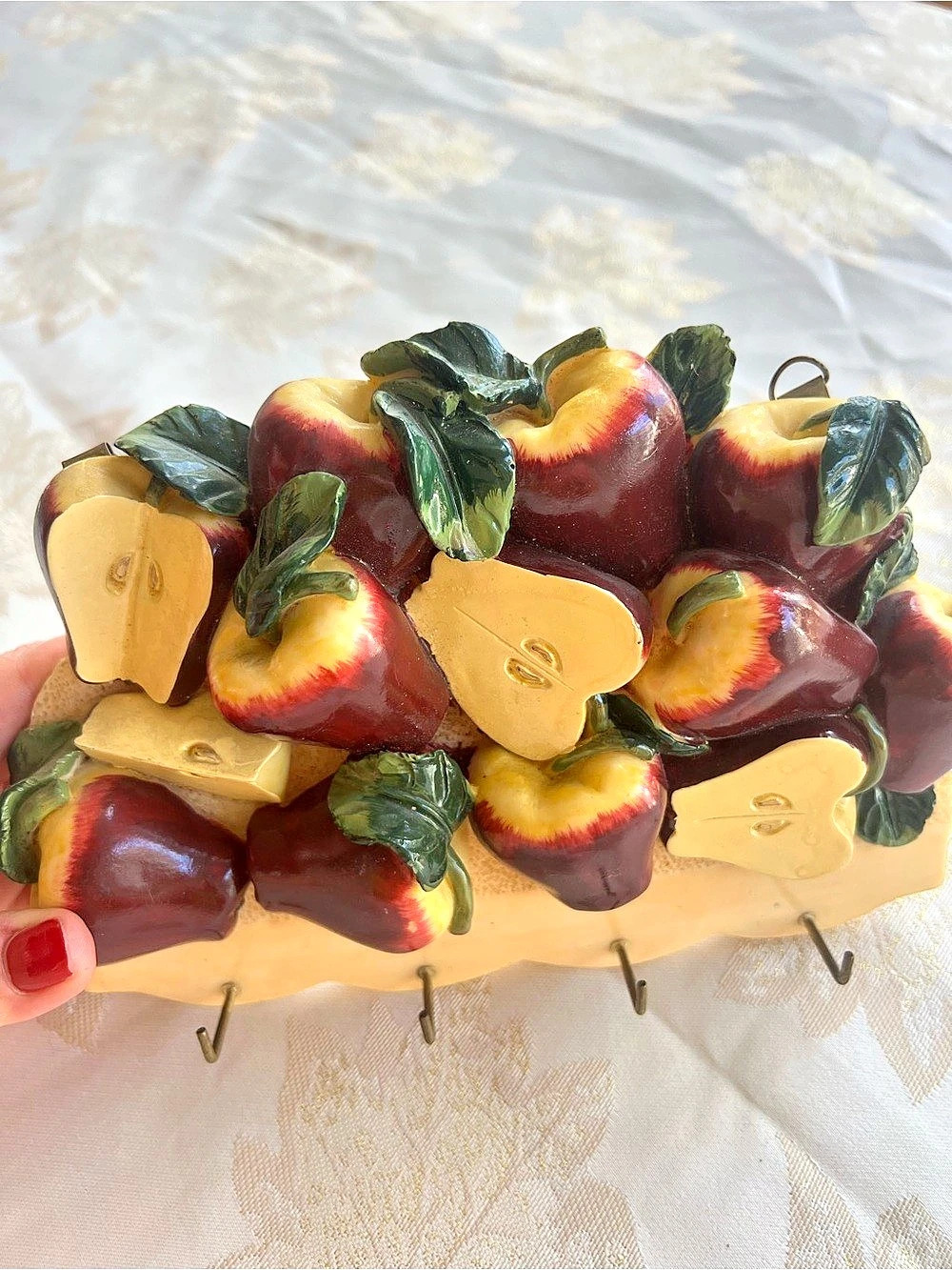 KMC Apple Wall Rack Decor Red & Gold - Picture 5 of 12